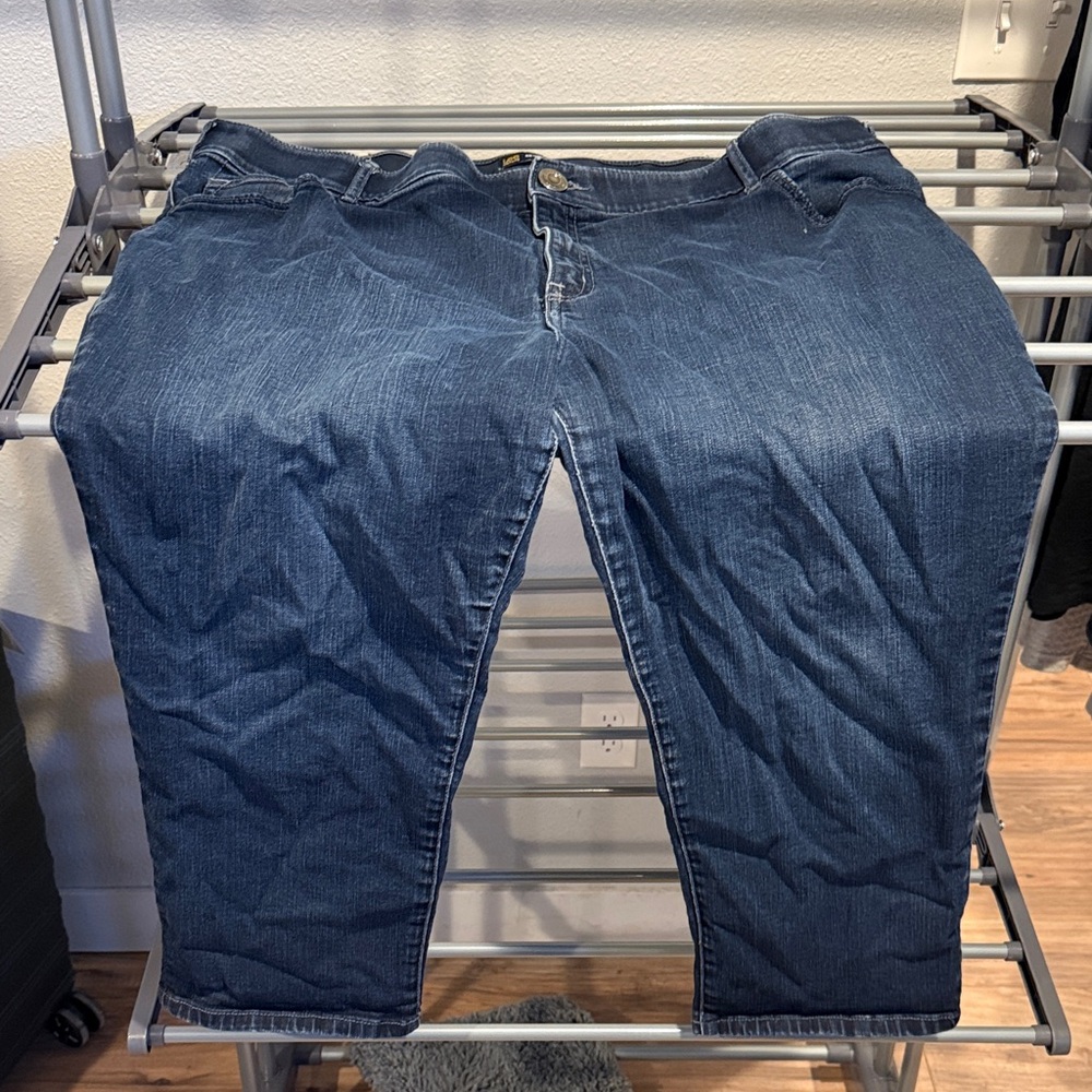 Lee Dark Blue Straight Leg Women's Denim Capris